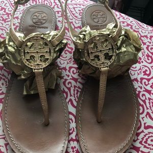 9.5 Tory Burch Sandals